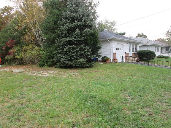 4th image of 2093 Hovsons Blvd