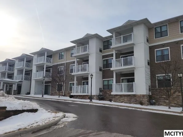 809 7th Ave N APT 306, Clear Lake, IA 50428