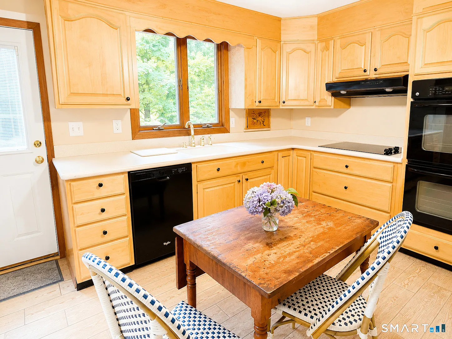 3 bed, 1.5 bath, 1075 sqft, $4,100 — Photo 4
