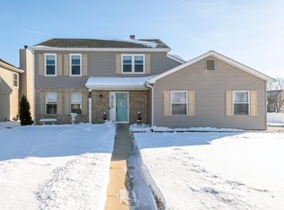 1086 Longford Rd, Bartlett, IL 60103