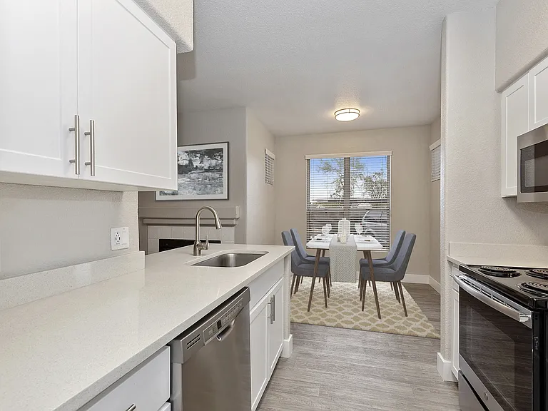 The Retreat Apartments — Photo 4
