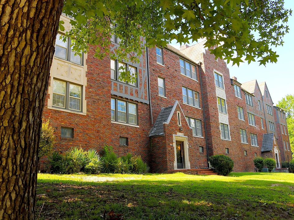 Country Club Apartments