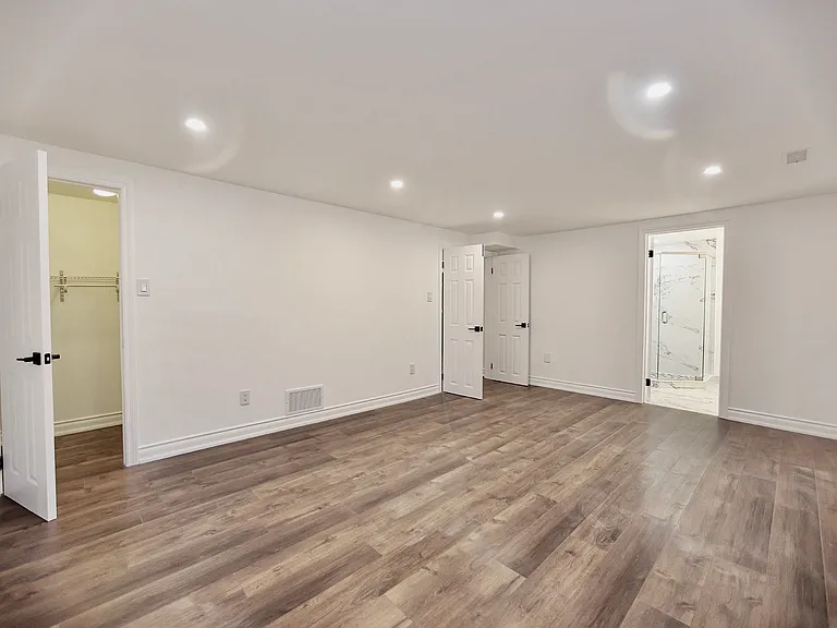 89 Yonge Blvd — Photo 12