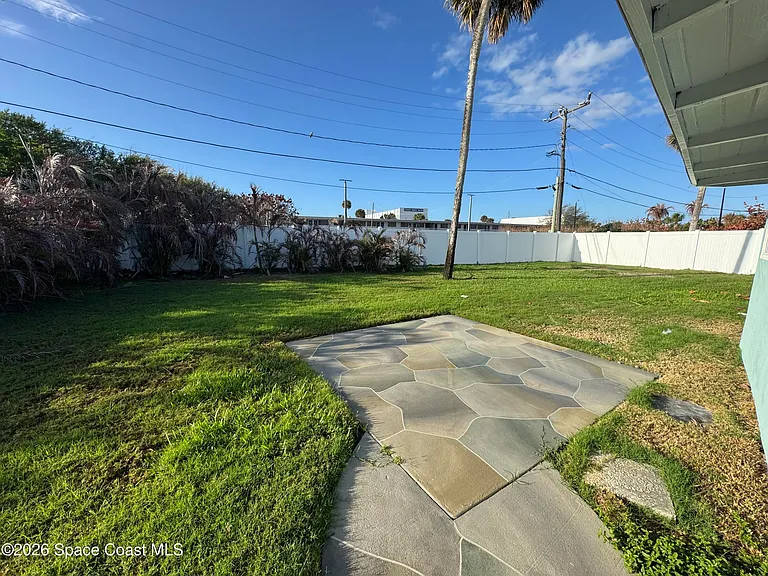 249 Palm Ln — Photo 22