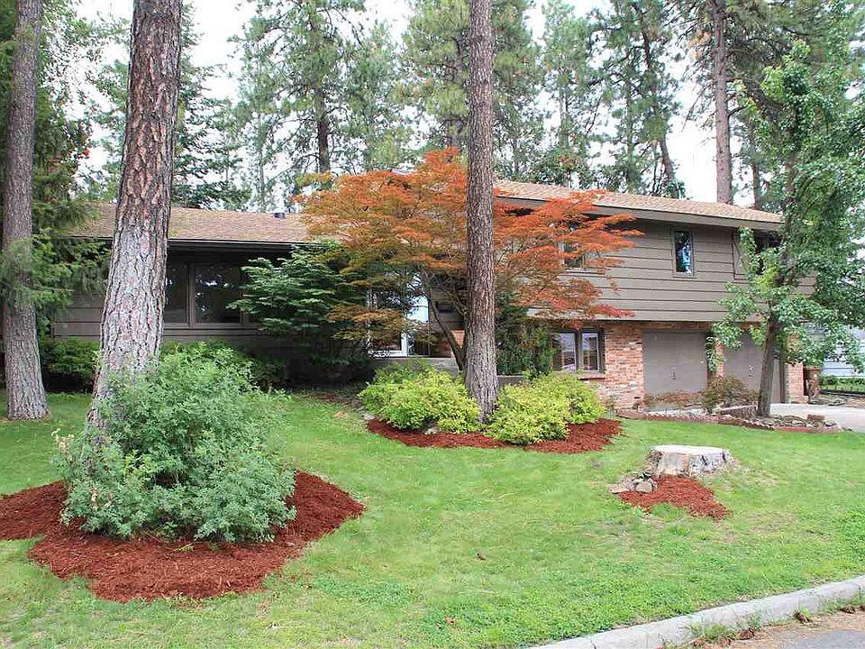 2nd image of 2621 E 39th Ave