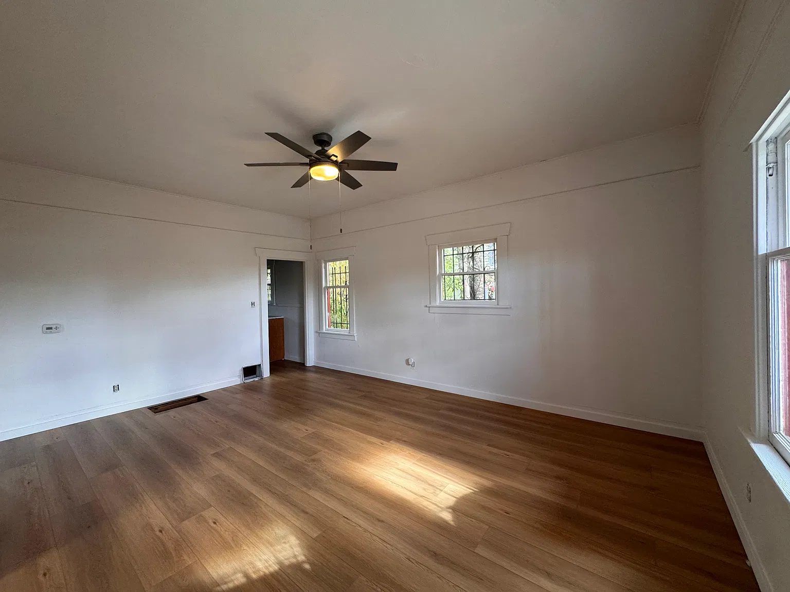 2 bed, 820 sqft, $3,495 — Photo 3