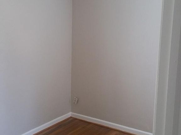 4th image of 2320 Keller Ave