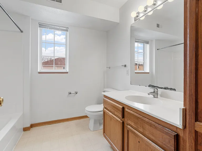 Clark Place Apartments & Townhomes — Photo 51