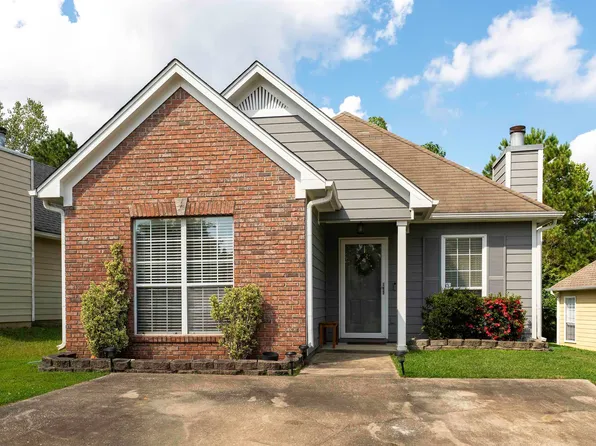 134 Mayfair Ln, Calera, AL 35040