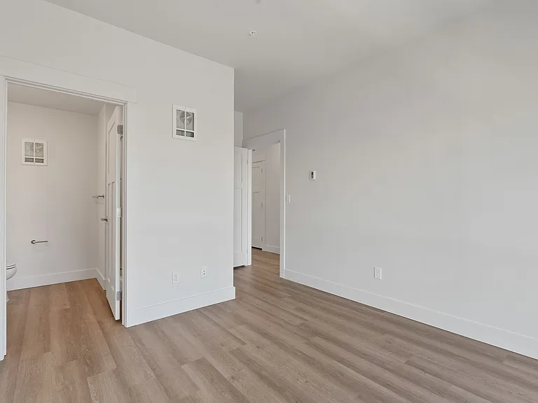 Fairways Apartments — Photo 52