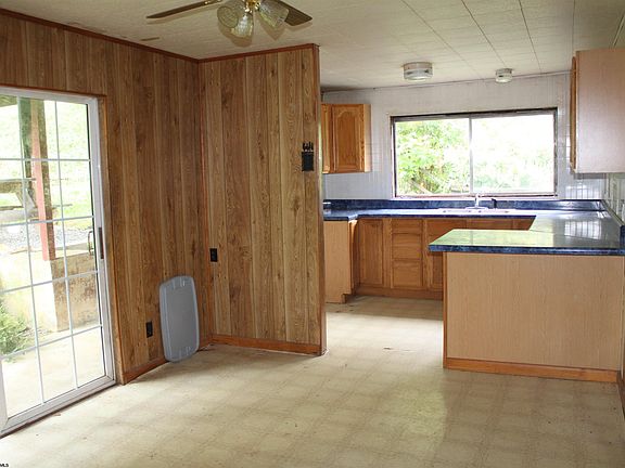 3rd image of 233 Kingfisher Rd