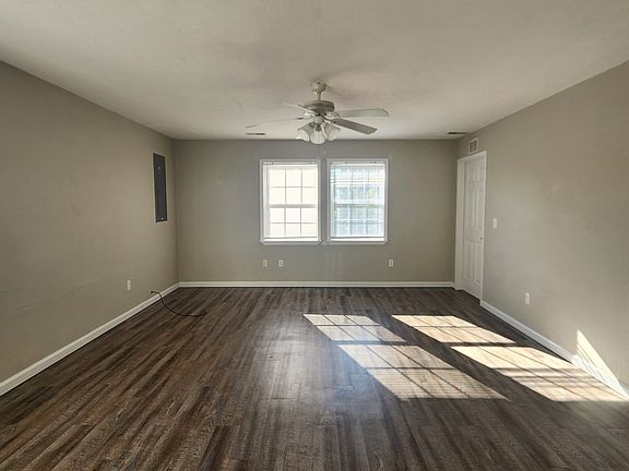 2nd image of 1319 Autumn Ave #11260517