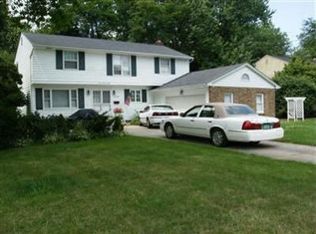 408 Powell Dr, Bay Village, OH