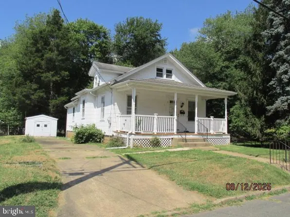 107 Broad Ave, Ewing, NJ 08618