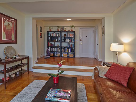 3rd image of 35 W 90th St #4J
