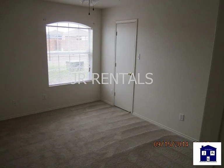 3909 Deputy Dr — Photo 13
