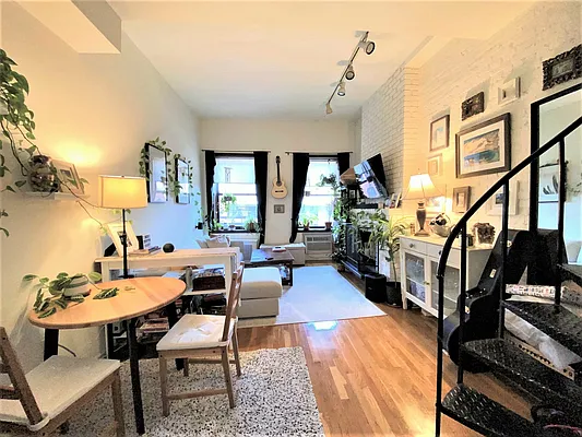 Rented by City Connections Realty | media 45