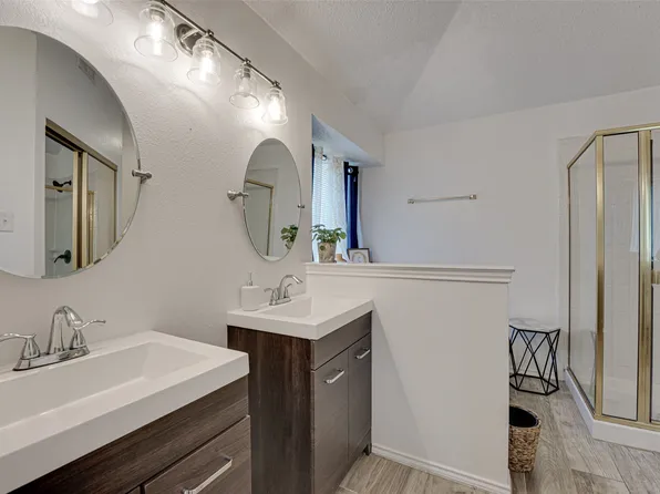 470 Chestnut Ln, Desoto, TX 75115