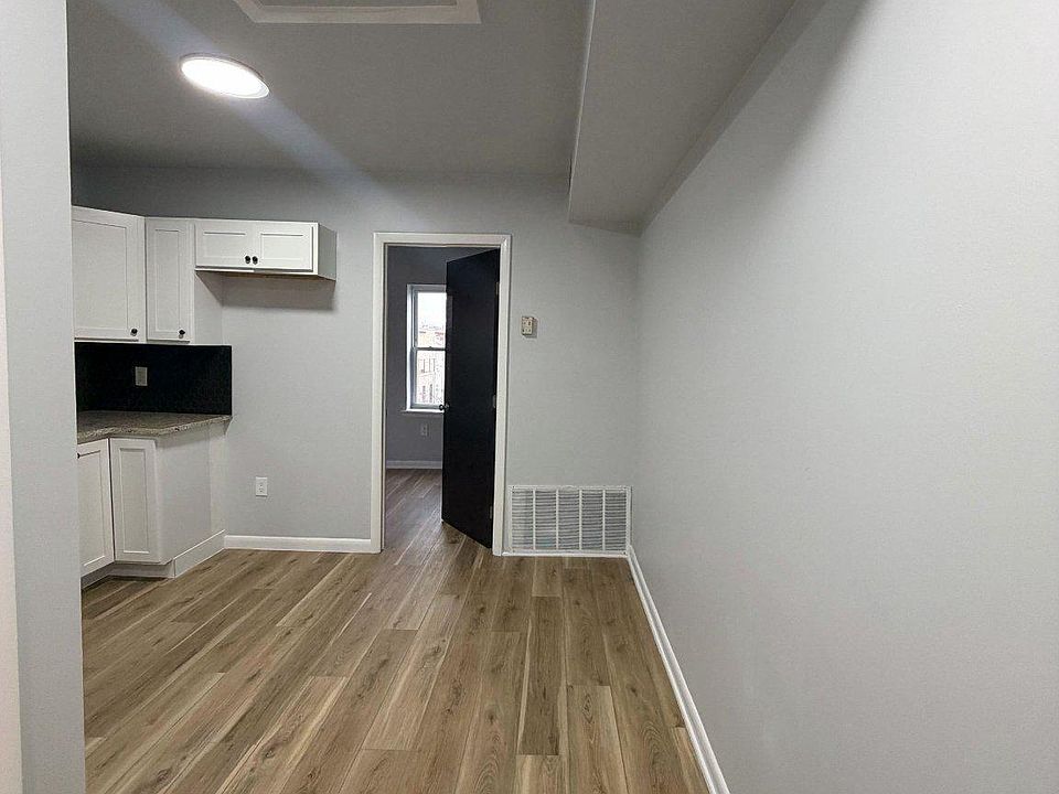 1st image of 819 N 26th St #4