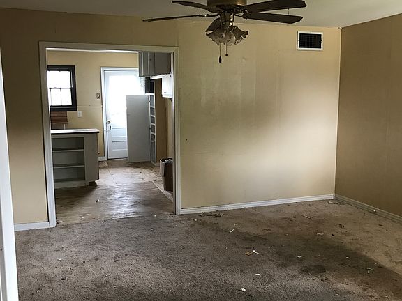 3rd image of 126 Clayton St