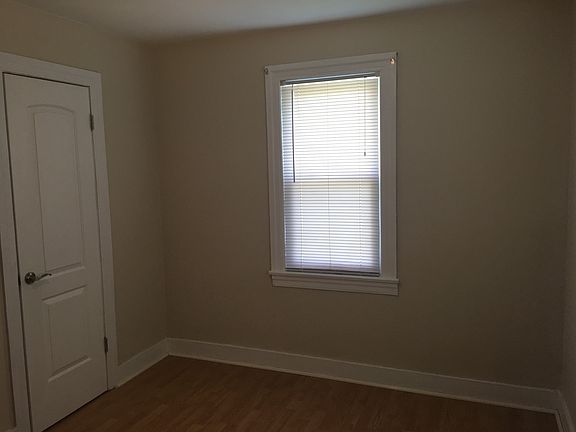 5th image of 2125 Riverside Dr