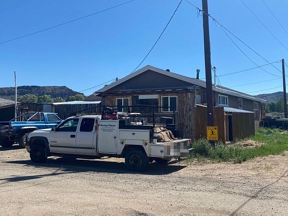2nd image of 506 Aspen St