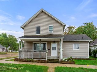 719 E 9th St, Kaukauna, WI 54130