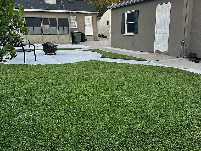 N Griffith Park Dr — Photo 12
