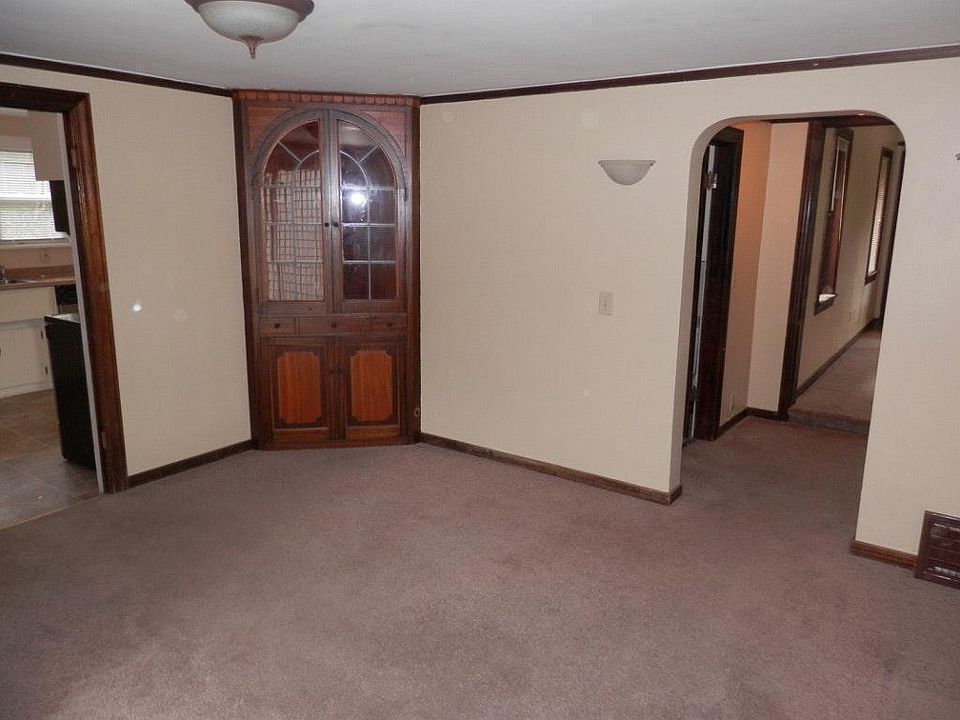 Built ins in the dining room