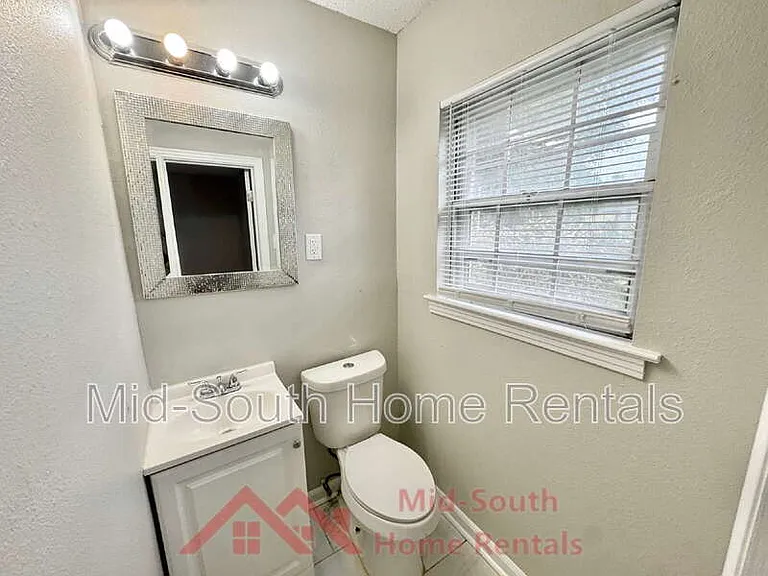 2050 Sharon Ln — Photo 13