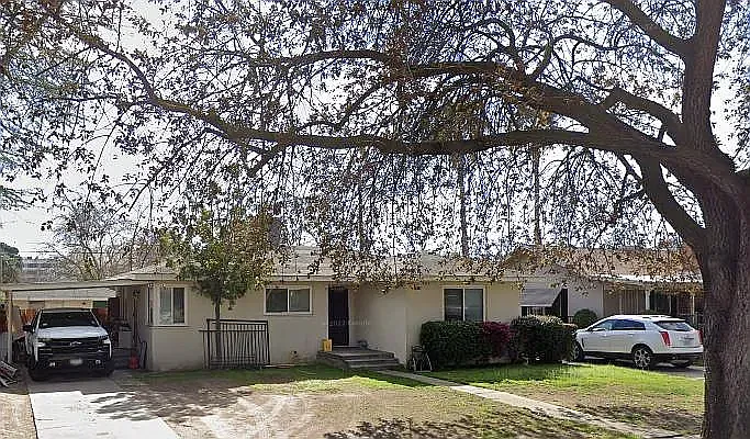 2614 E Michigan Ave — Photo 1