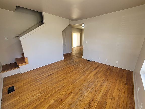 5th image of 824 Lyon St NE