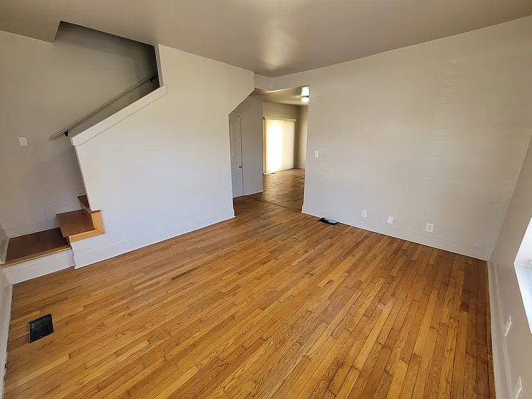 824 Lyon St NE — Photo 5