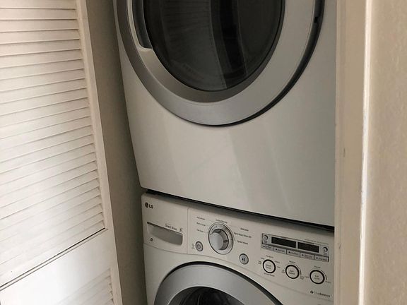 5th image of 1066 Coronado Ave APT 204