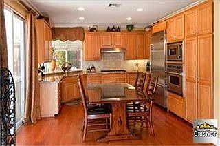 2nd image of 2933 Venezia Ln