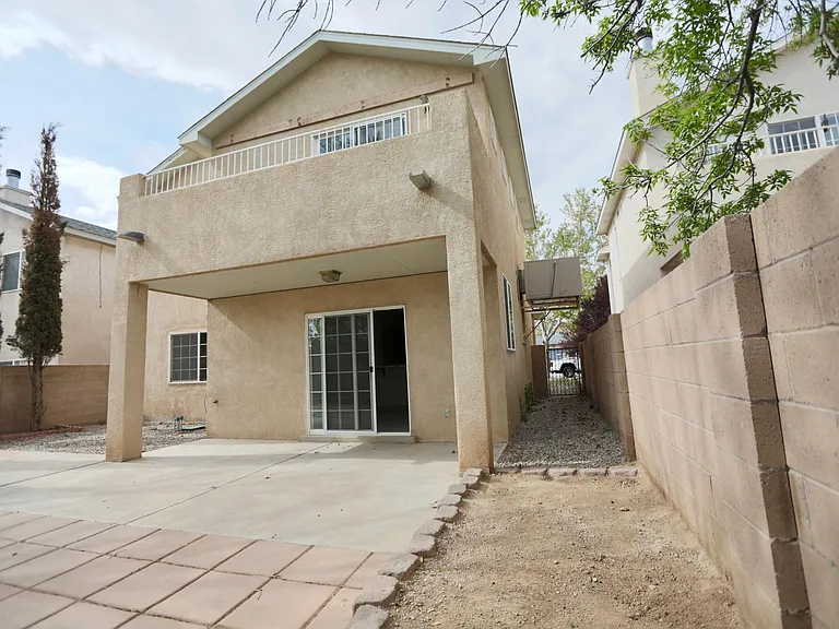7436 Peregrine Rd NE — Photo 17