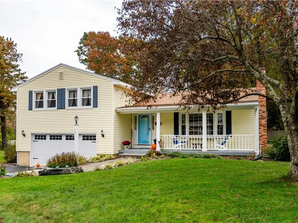 75 Virginia Ave, North Kingstown, RI 02852