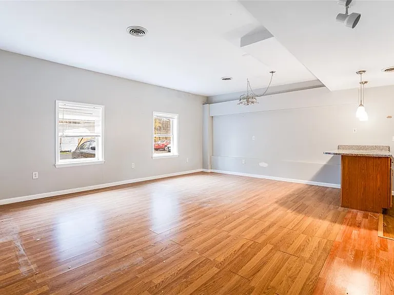 142 College Ave #A — Photo 9
