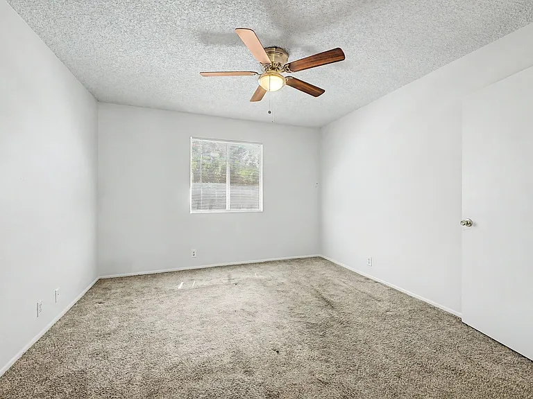 Beautiful Beck Ln Fourplex — Photo 10