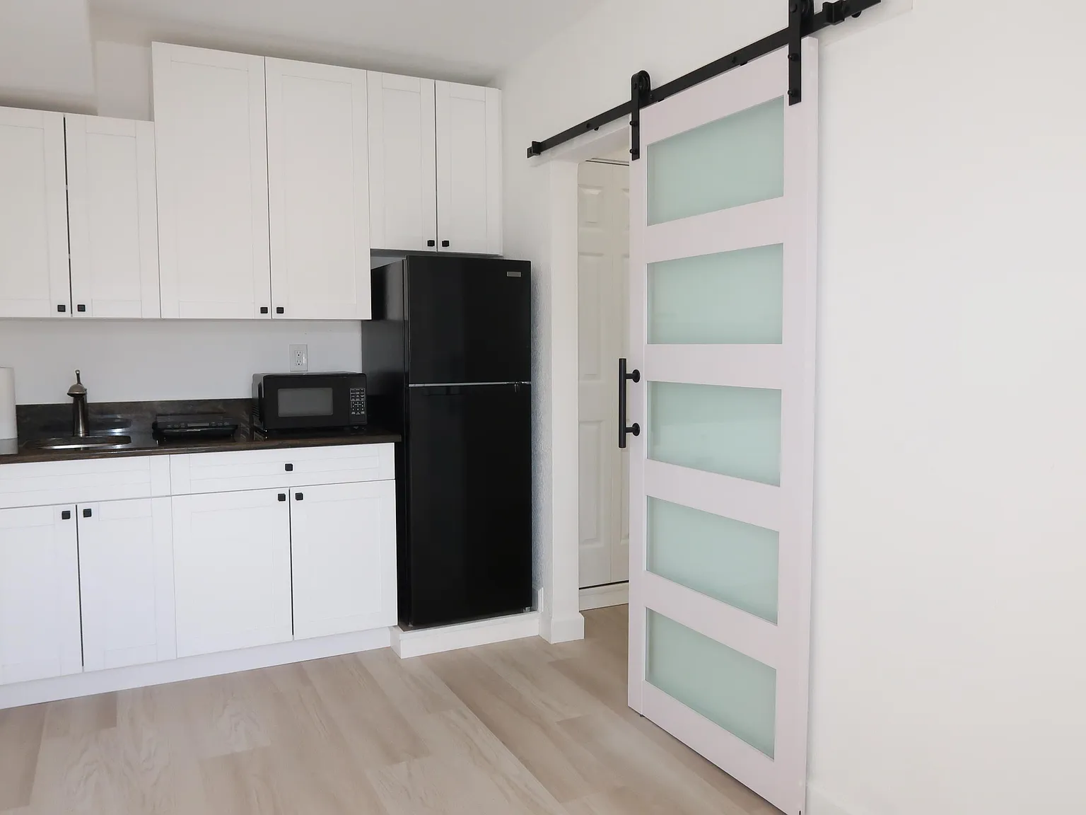 1 bed, 1.0 bath, 550 sqft, $1,350 — Photo 4
