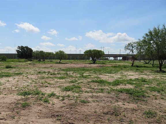 4th image of 3255 N Us Highway 281