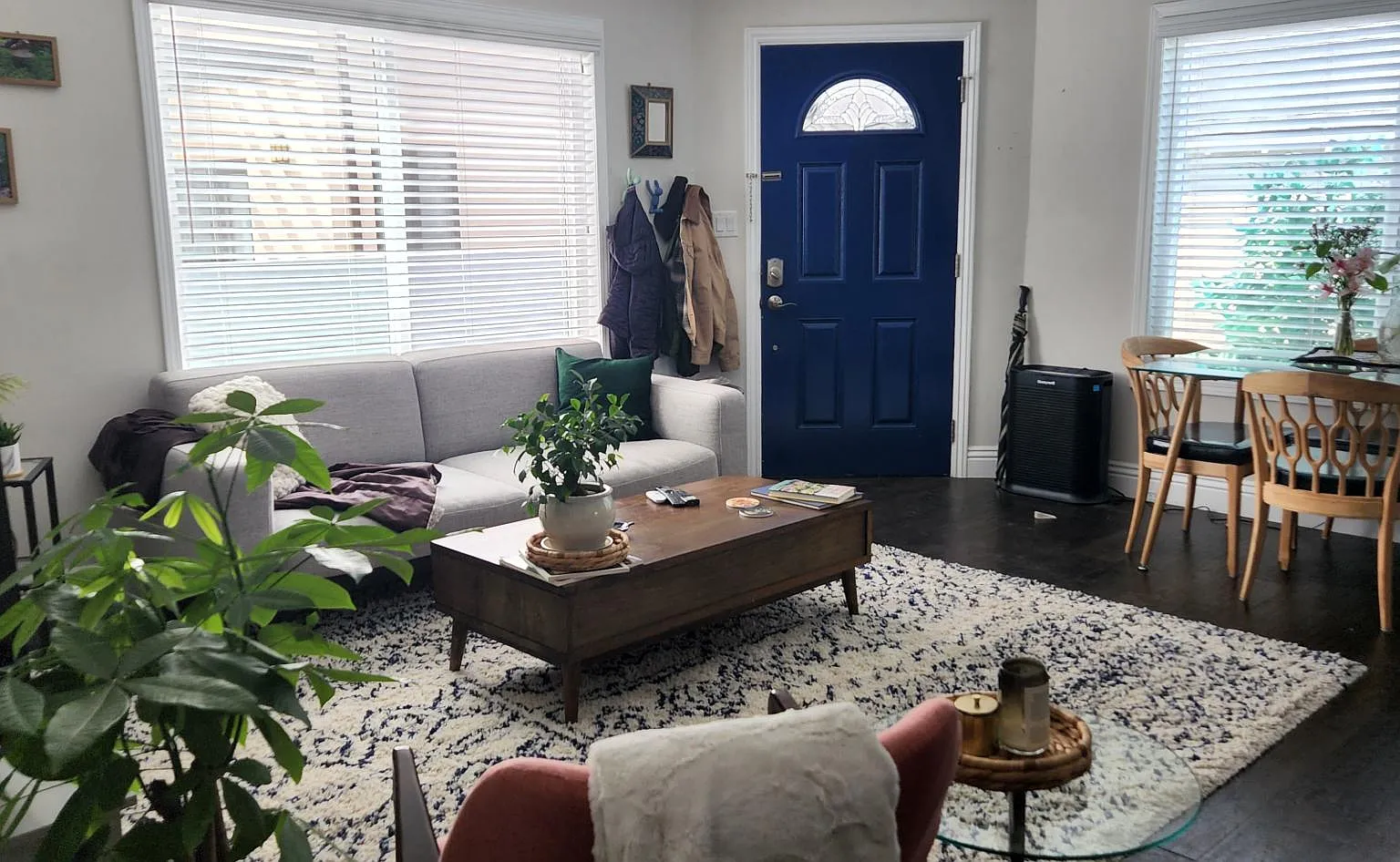 520 1/2 N Poinsettia Pl — Photo 2
