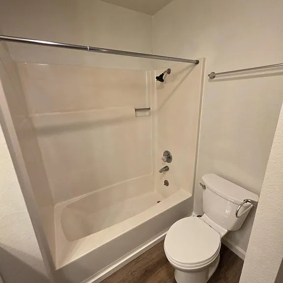 140 Lewis Ave — Photo 6