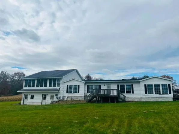 135 Hug Ln, Factoryville, PA 18419