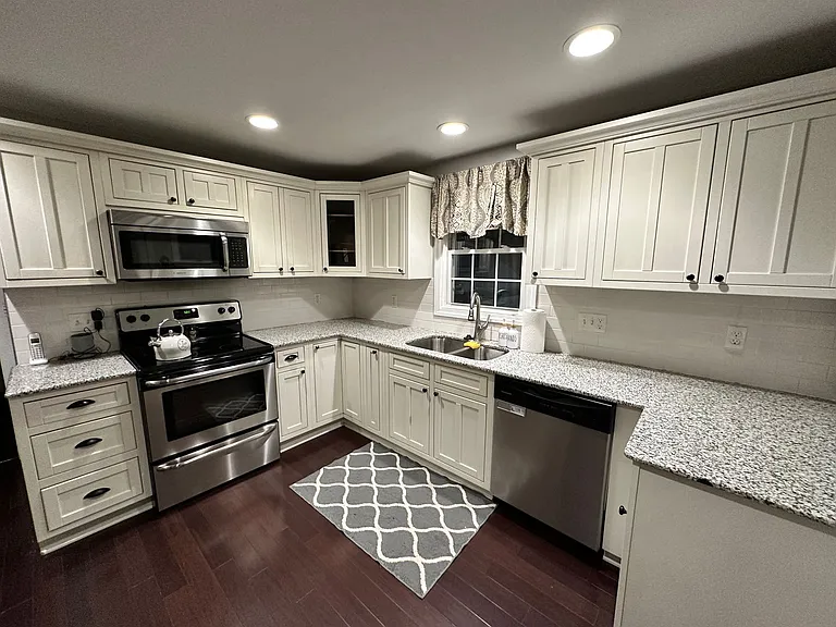 340 Granby Rd — Photo 2