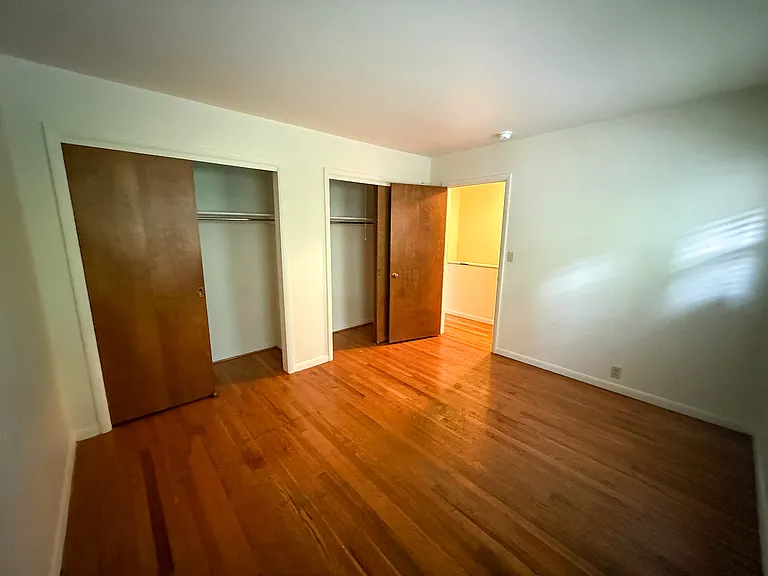 601 E Washington St #8 — Photo 10