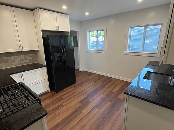 3rd image of 68-70 Adams St #2