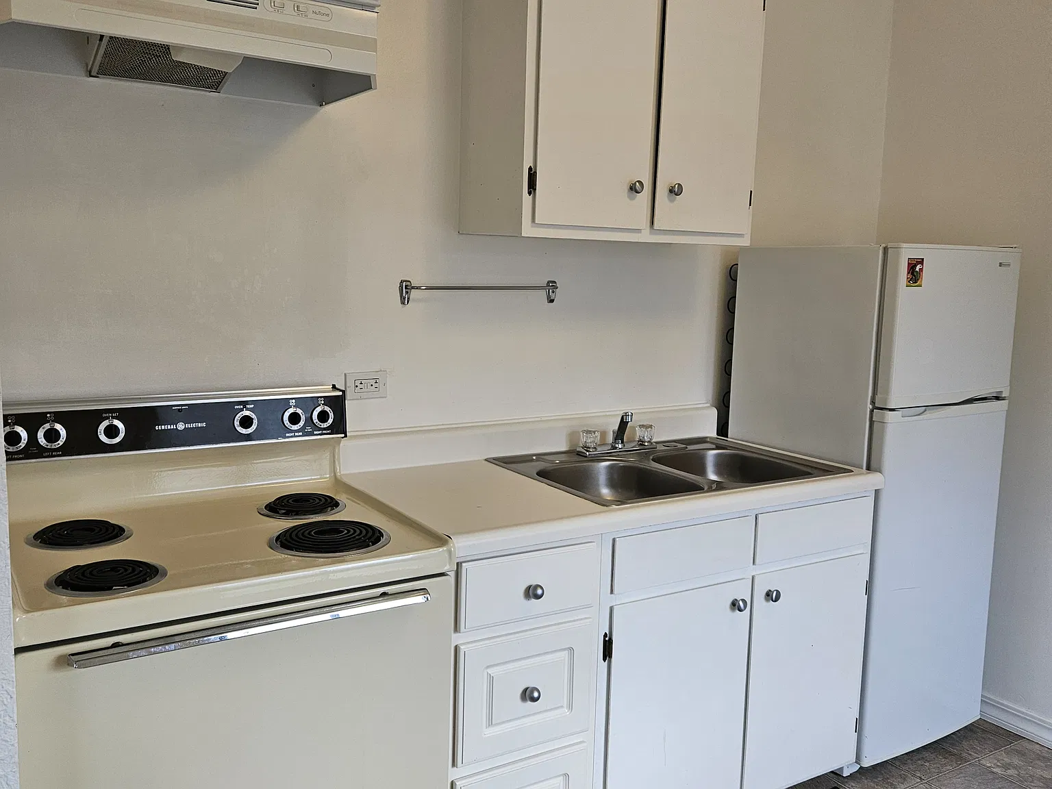 1 bed, 500 sqft, $1,050 — Photo 2