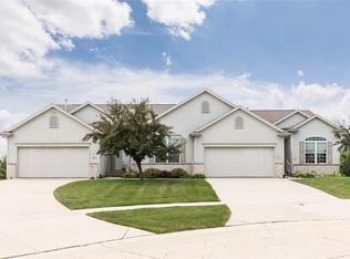 6607 Granite Ridge Ct NW, Cedar Rapids, IA 52405