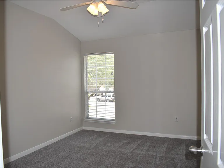 19207 Cedarsham Ln — Photo 16